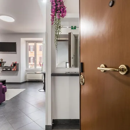 San Giovanni Apartment *